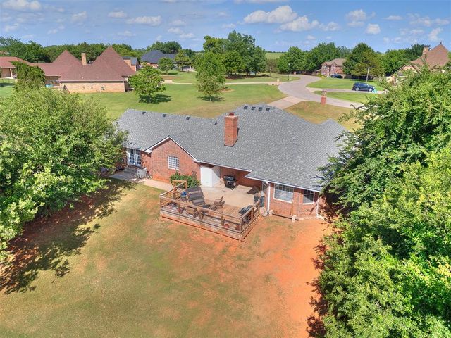 10201 Fawn Valley Drive, Mustang, OK 73064