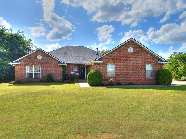 10201 Fawn Valley Drive, Mustang, OK 73064