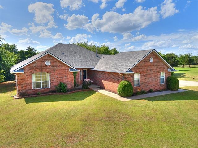 10201 Fawn Valley Drive, Mustang, OK 73064