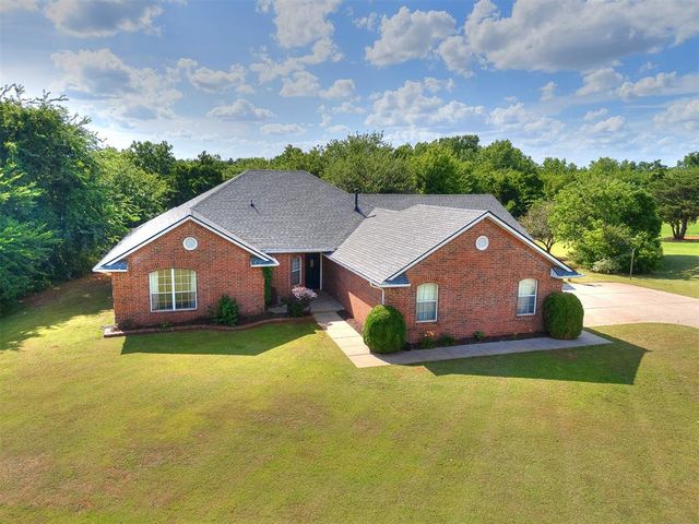 10201 Fawn Valley Drive, Mustang, OK 73064