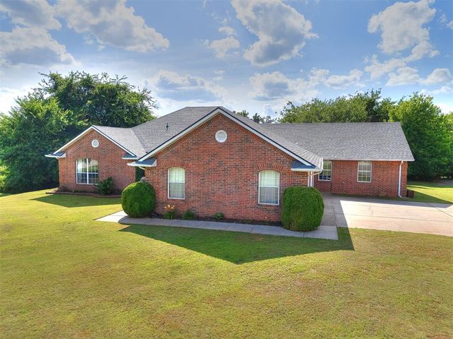 10201 Fawn Valley Drive, Mustang, OK 73064
