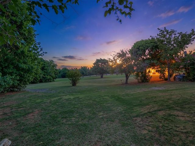 10201 Fawn Valley Drive, Mustang, OK 73064