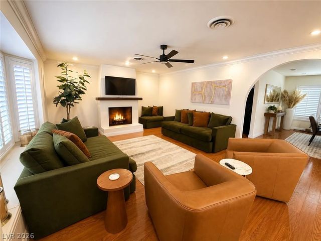 3010 East Viking Road, Las Vegas, NV 89121