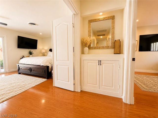 3010 East Viking Road, Las Vegas, NV 89121