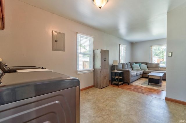 2017 Shelby Avenue, Evansville, IN 47714