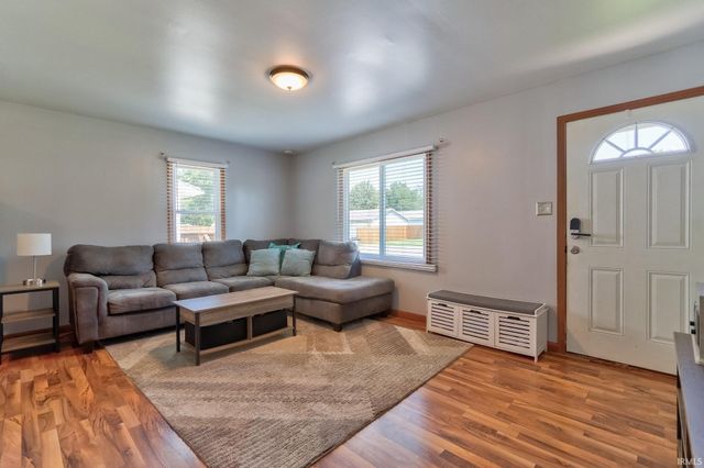 2017 Shelby Avenue, Evansville, IN 47714