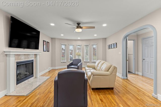 5235 W Outer Drive, Detroit, MI 48235