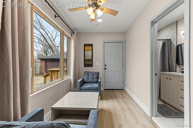 5235 W Outer Drive, Detroit, MI 48235