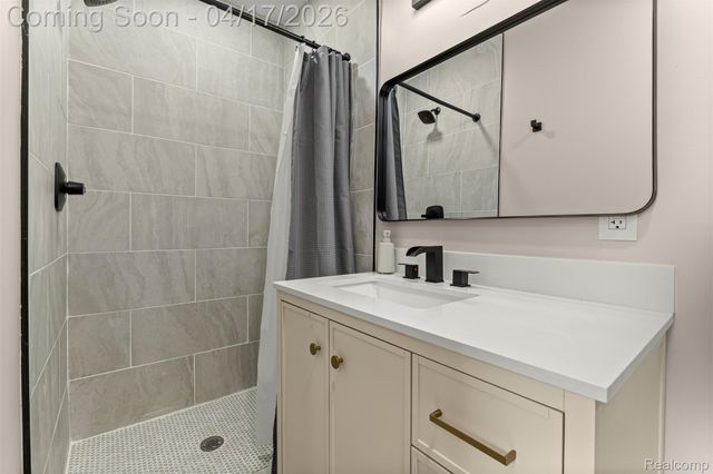 5235 W Outer Drive, Detroit, MI 48235