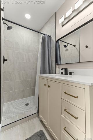 5235 W Outer Drive, Detroit, MI 48235