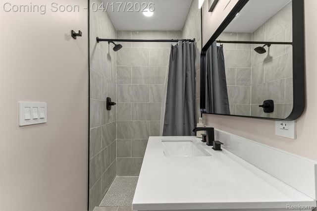 5235 W Outer Drive, Detroit, MI 48235