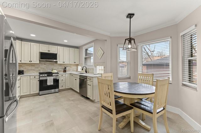 5235 W Outer Drive, Detroit, MI 48235