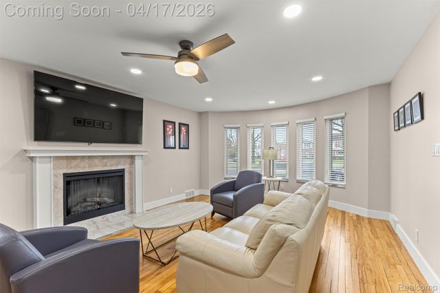 5235 W Outer Drive, Detroit, MI 48235