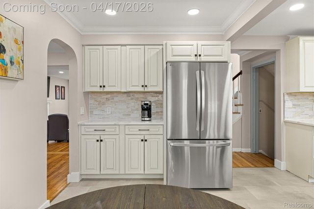 5235 W Outer Drive, Detroit, MI 48235