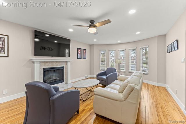 5235 W Outer Drive, Detroit, MI 48235