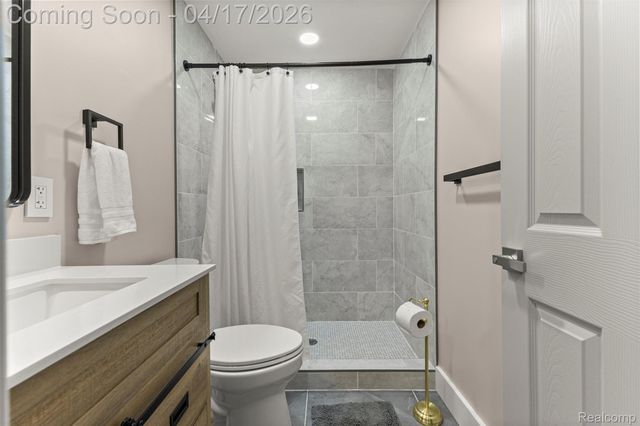 5235 W Outer Drive, Detroit, MI 48235