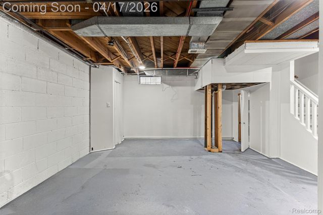 5235 W Outer Drive, Detroit, MI 48235