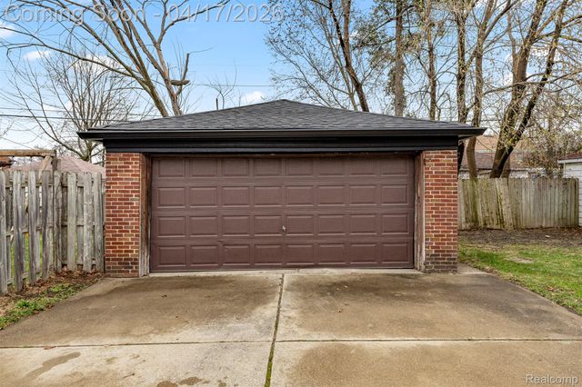 5235 W Outer Drive, Detroit, MI 48235