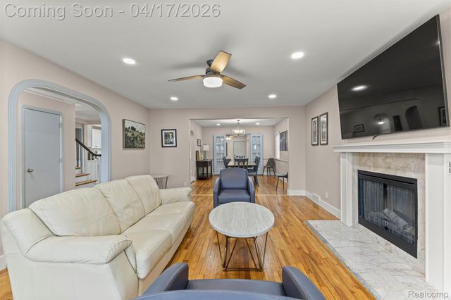 5235 W Outer Drive, Detroit, MI 48235