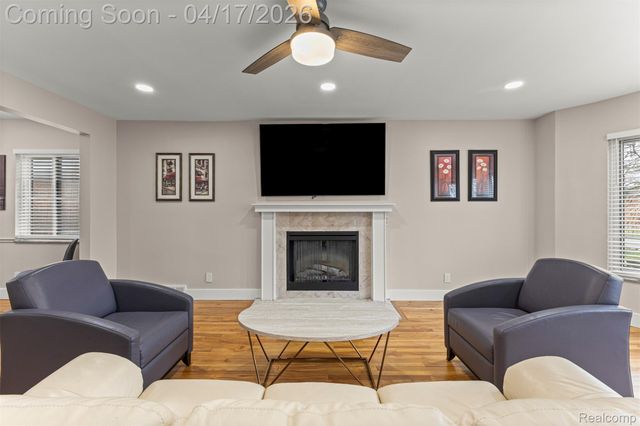 5235 W Outer Drive, Detroit, MI 48235