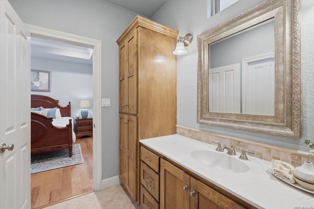787 Mission Trl, New Braunfels, TX 78130
