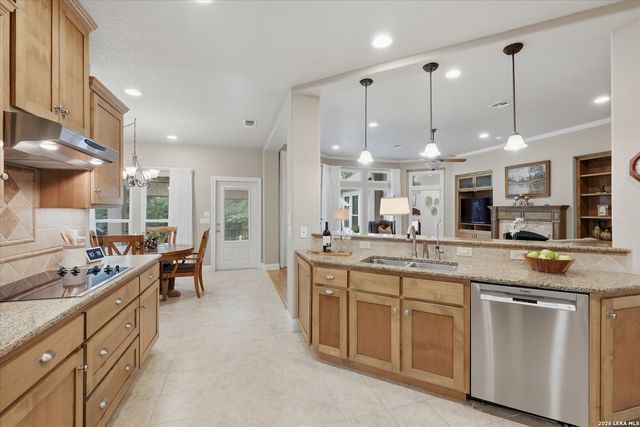 787 Mission Trl, New Braunfels, TX 78130