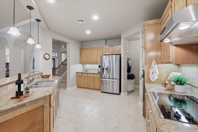 787 Mission Trl, New Braunfels, TX 78130