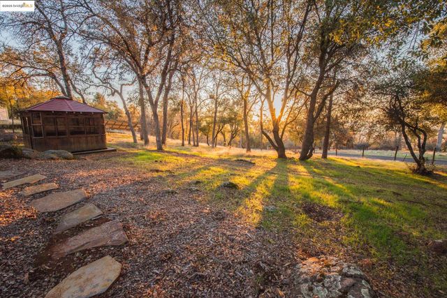 16161 Parkridge Ave, Sonora, CA 95370