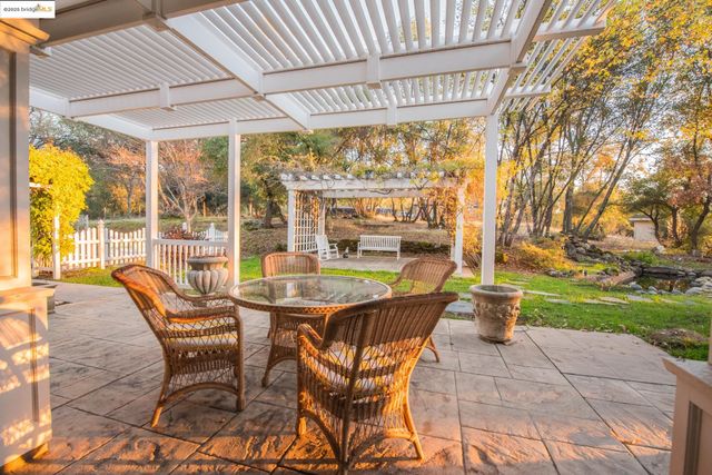 16161 Parkridge Ave, Sonora, CA 95370