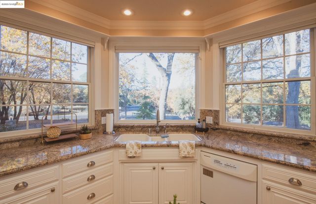 16161 Parkridge Ave, Sonora, CA 95370