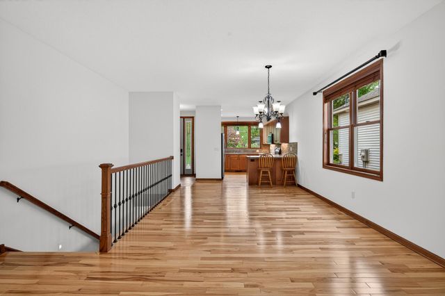 1589 Christie Place, Saint Paul, MN 55106