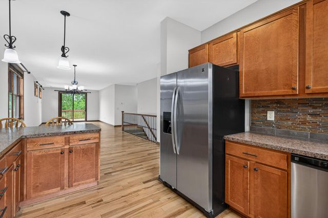 1589 Christie Place, Saint Paul, MN 55106