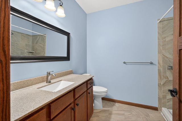 1589 Christie Place, Saint Paul, MN 55106