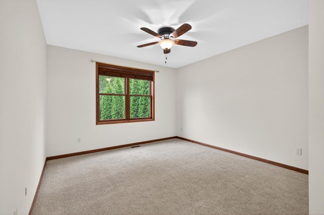 1589 Christie Place, Saint Paul, MN 55106