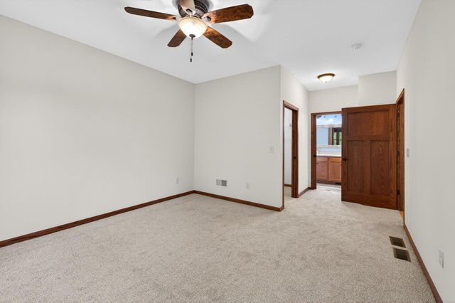 1589 Christie Place, Saint Paul, MN 55106