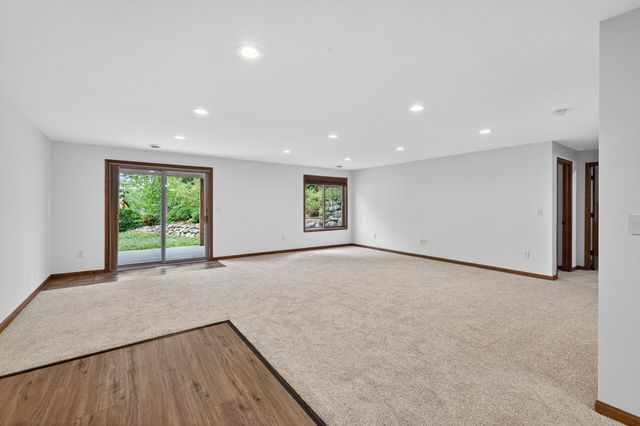 1589 Christie Place, Saint Paul, MN 55106