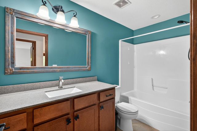 1589 Christie Place, Saint Paul, MN 55106