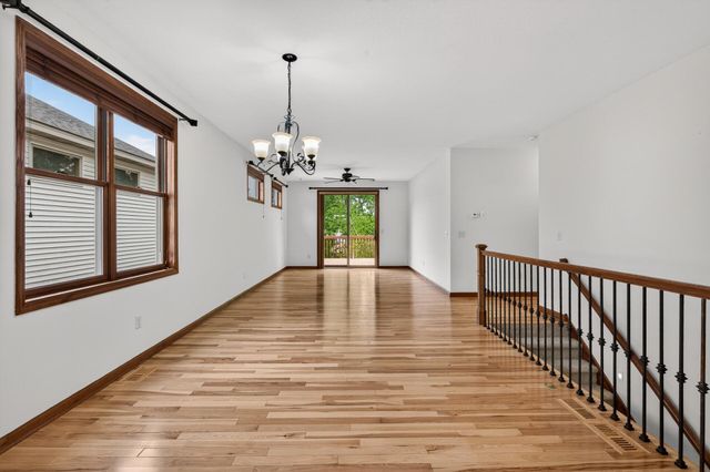 1589 Christie Place, Saint Paul, MN 55106