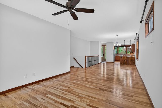 1589 Christie Place, Saint Paul, MN 55106