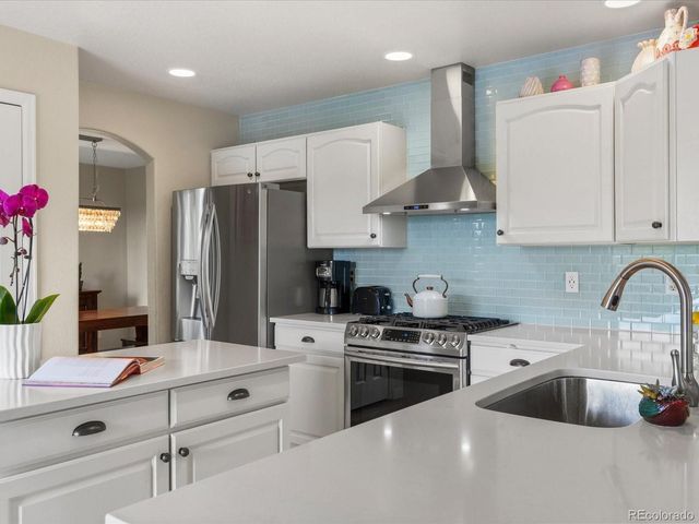 21876 E Berry Pl, Centennial, CO 80015