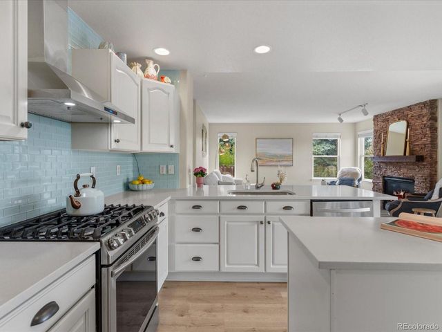 21876 E Berry Pl, Centennial, CO 80015