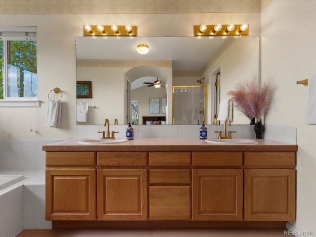 21876 E Berry Pl, Centennial, CO 80015