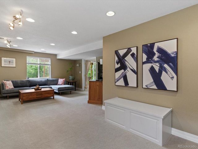 21876 E Berry Pl, Centennial, CO 80015