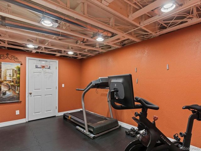 21876 E Berry Pl, Centennial, CO 80015