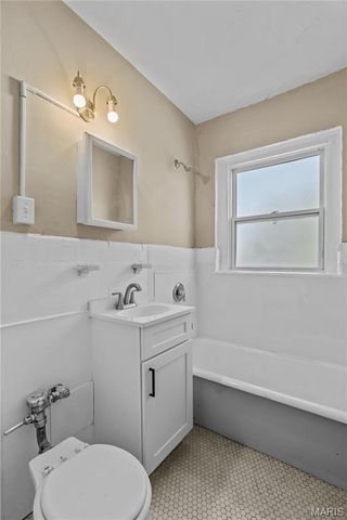 807 Clara Avenue, St Louis, MO 63112