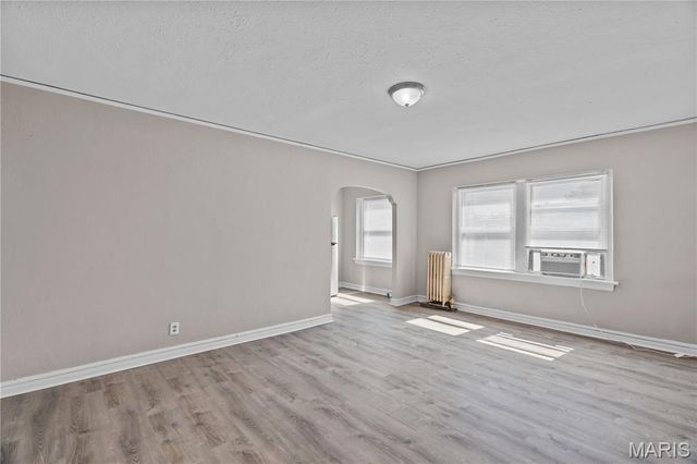 807 Clara Avenue, St Louis, MO 63112