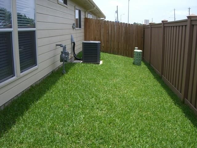 1606 Village Townhome Drive, Pasadena, TX 77504