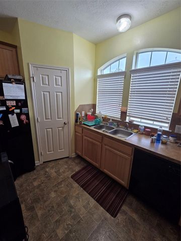 1606 Village Townhome Drive, Pasadena, TX 77504
