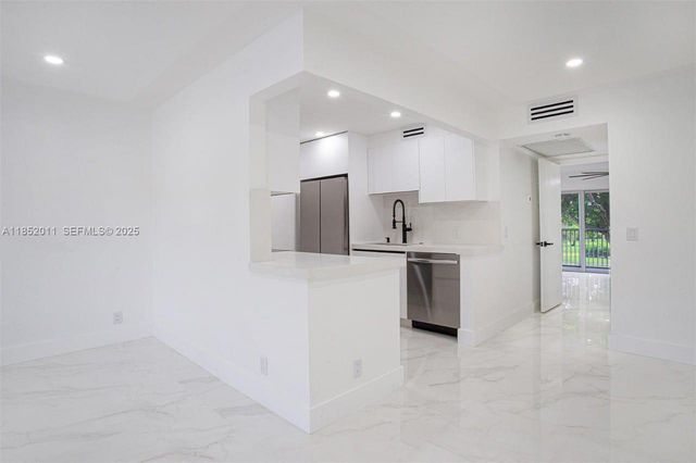 13250 SW 7th Court 204L, Pembroke Pines, FL 33027