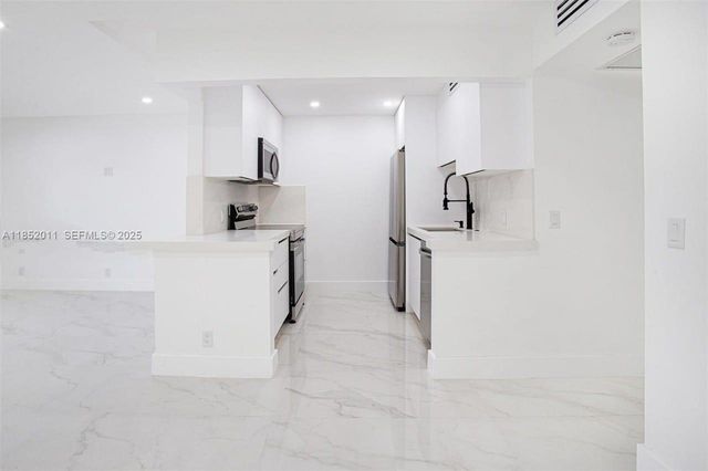 13250 SW 7th Court 204L, Pembroke Pines, FL 33027